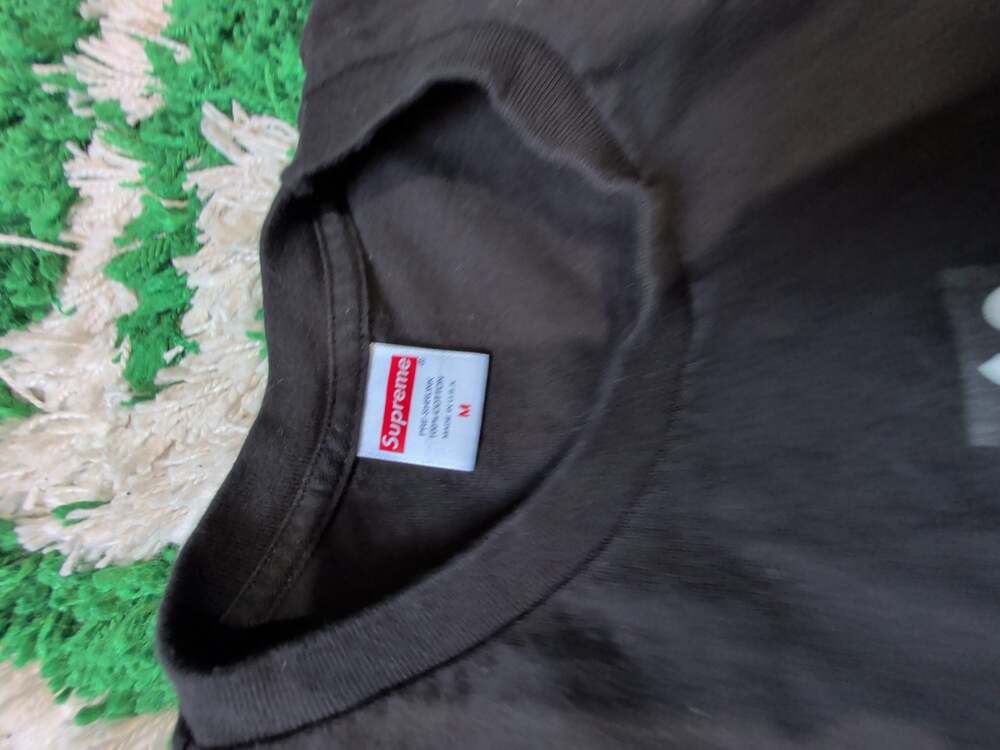 Supreme - Picture 3 of 3